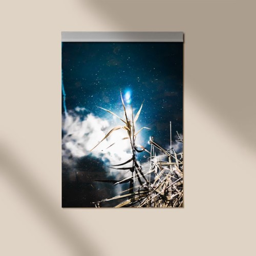 Poster holder magnetic