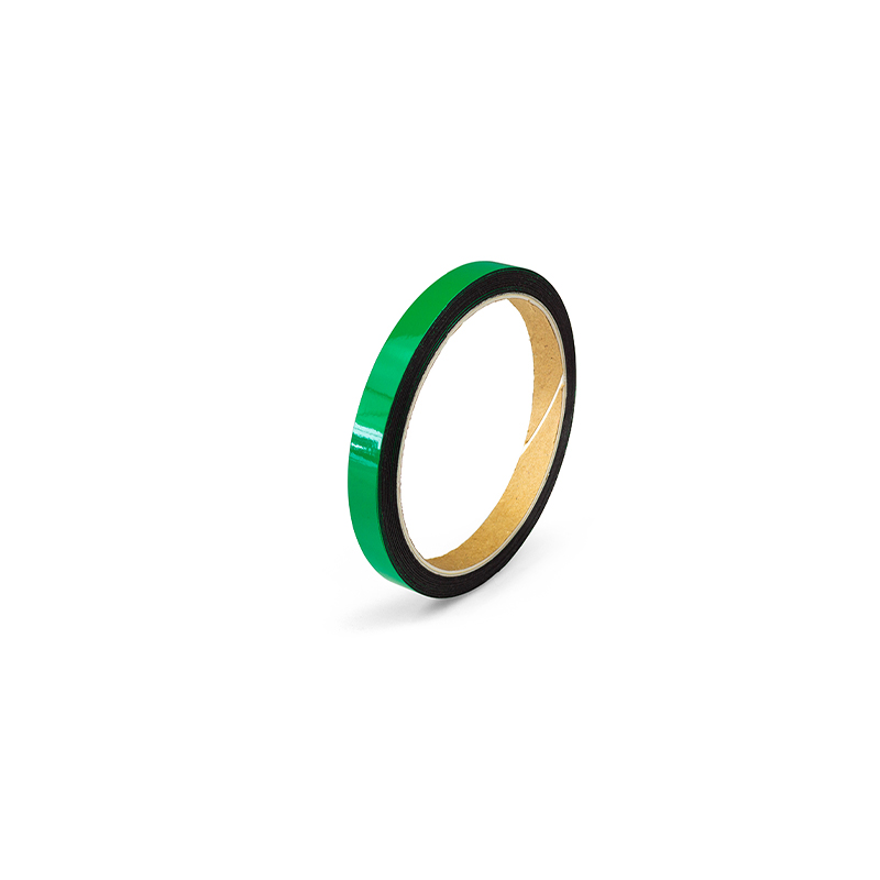 Glanzende magneetband op rol